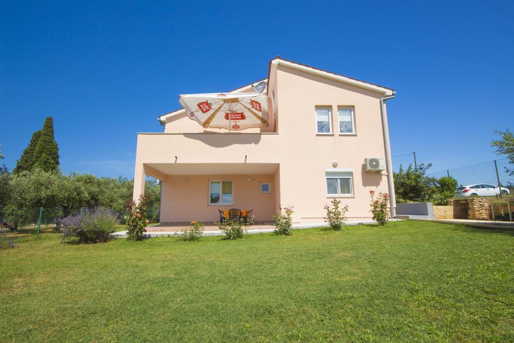 Pula Istria Apartments Eksteriør billede